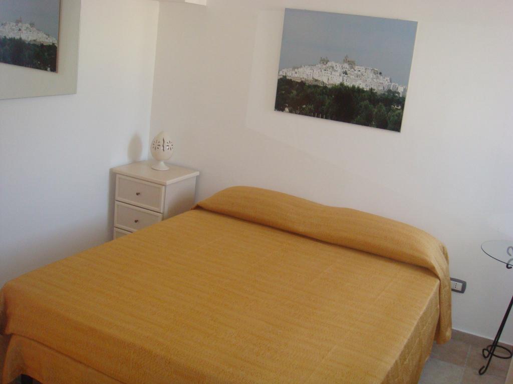 Paradiso Villa 奥斯图尼 客房 照片